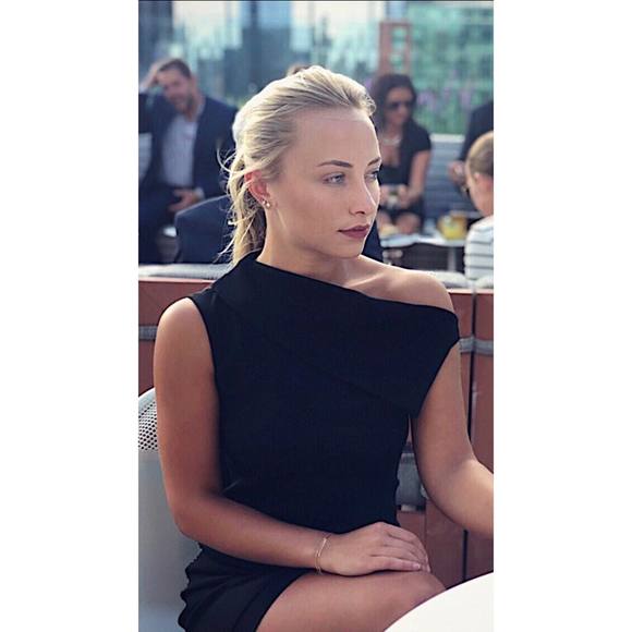 Meet your Posher, Chrystina - Picture 1 of 1